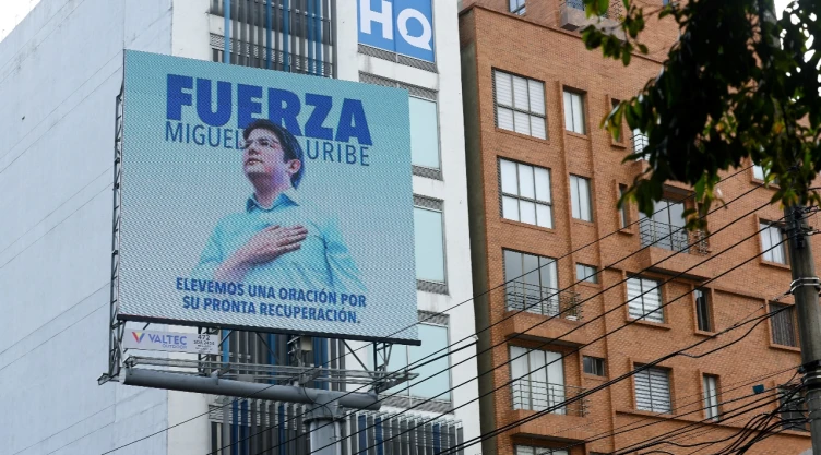otro detenido por ataque a Miguel Uribe Turbay. La Fiscalía continúa con operativos tras atentado que sacudió la política colombiana.