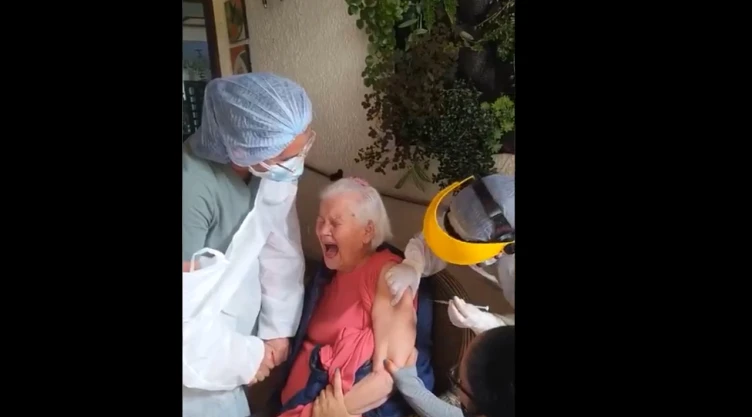 abuelita vacuna vide.jpg
