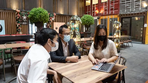 Qubika hotel de contenedores Indonesia