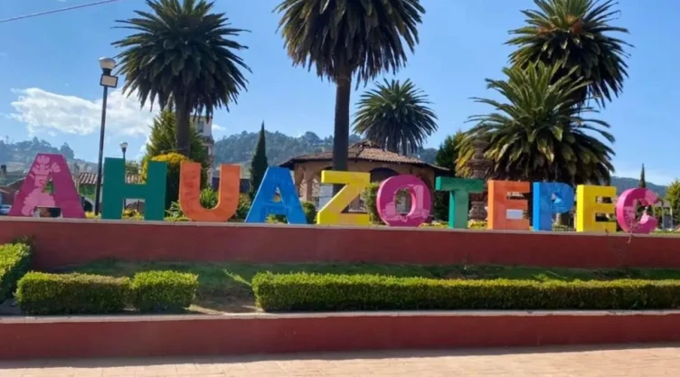 Letras del ayuntamiento de Ahuazotepec en Puebla