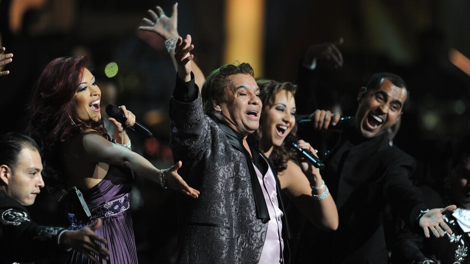 juan-gabriel-en-concierto