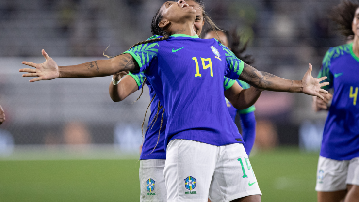 Adailma Da Silva festeja gol con Brasil en Copa Oro W