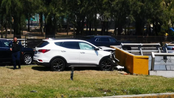 Abandonan camioneta tras presunto intento de asalto en colonia Tacubaya