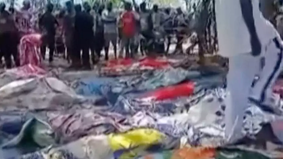 Víctimas de un grupo armado en Sudán del Sur.