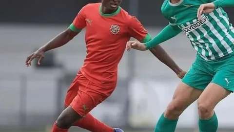 Pedro Banga Muere joven futbolista tras desplomarse en pleno partido