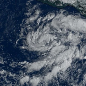 Tormenta tropical Vance pronóstico día por día
