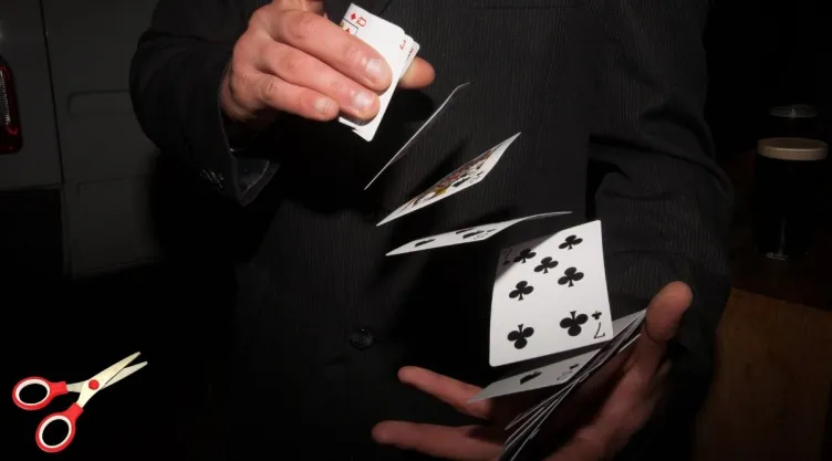 Manualidades de Magia Cómo crear un sombrero de copa y varita a partir de cartón prensado y tela de fieltro.jpg