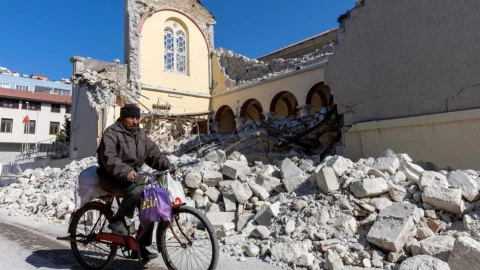 Sismo de magnitud 6.2 sacude Estambul.