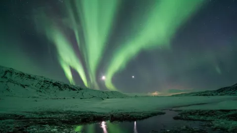 VIDEO Científicos crean auroras boreales artificiales