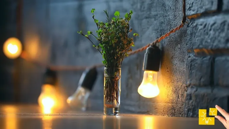 Ideas DIY Cómo reutilizar bombillas fundidas y alambre galvanizado para hacer jarrones en miniatura.jpg