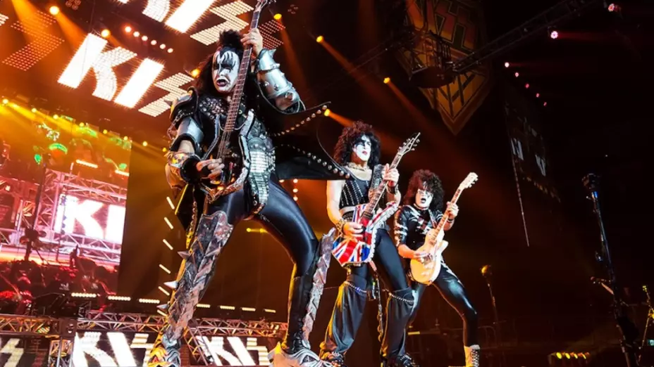 kiss gira covid-19.jpg