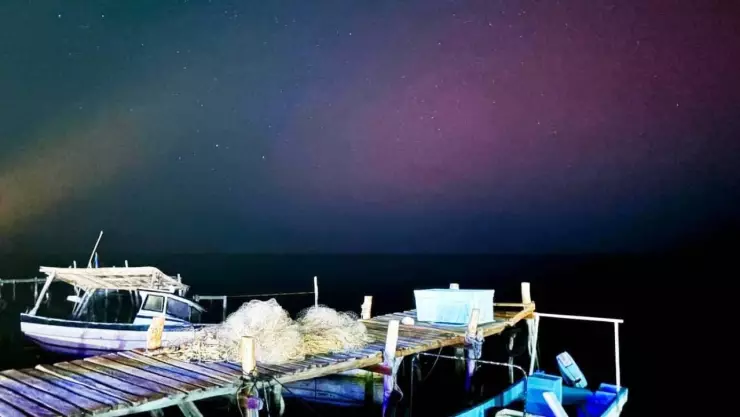 Aurora boreal ilumina cielo de Holbox y Yucatán, tras tormenta geomagnética; FOTOS _ TV Azteca Quintana Roo.jpg