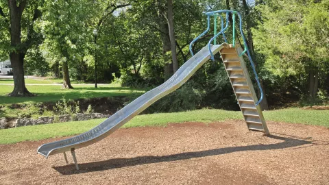 Niña de 5 años no murió por caída de resbaladilla, si no por ahorcamiento en kínder