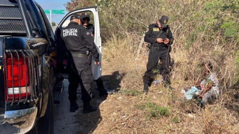Aparece hombre TIRADO en medio de la maleza y la policía va en su auxilio; ¿Quién es_Aparece hombre.jpg
