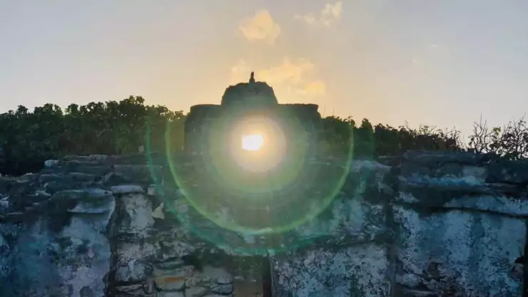 Aprecia el alineamiento solar en el vestigio arqueológico “El Caracol”