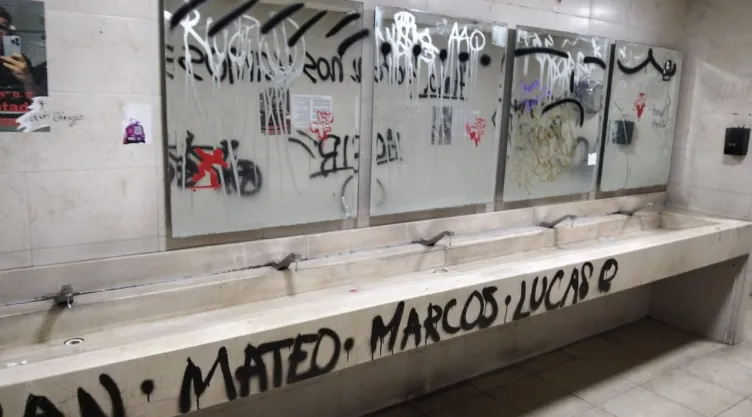 instalaciones facultad de ciencias políticas y sociales de la UNAM