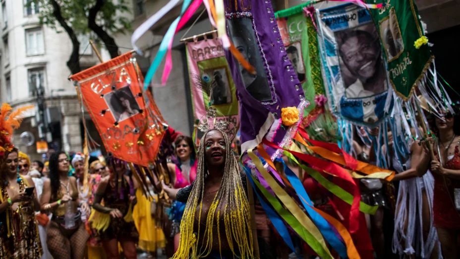 Fiesta en el precarnaval del bloco en Río de Janeiro.jpg