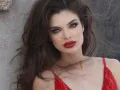 Nadia Ferreira con vestido rojo..jpg