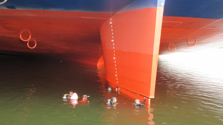 Decomisan 37 kilos de cocaína en un buque colombiano en el puerto de Lázaro Cárdenas