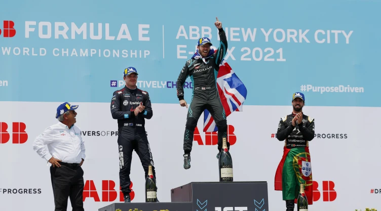 Sam Bird gana el E-Prix de Nueva York.jpg