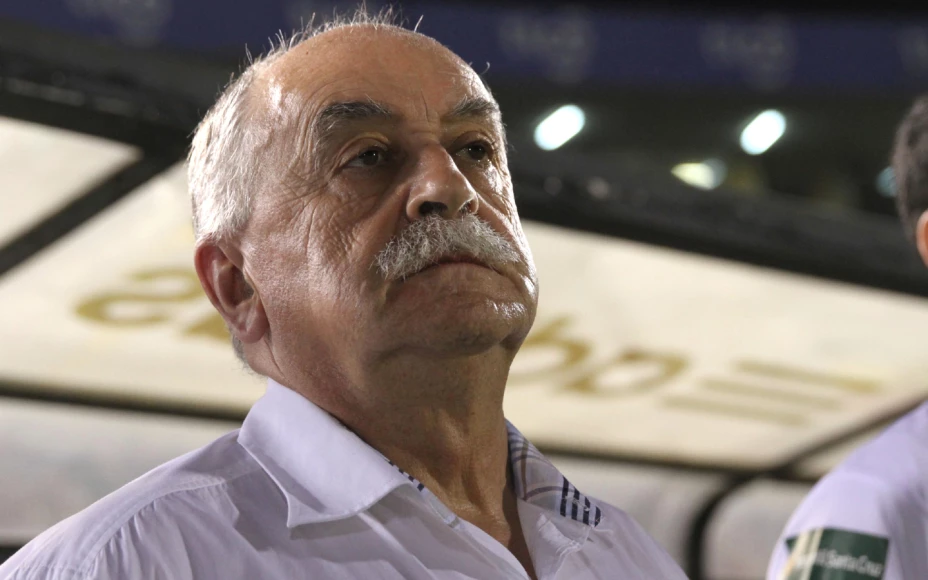 Azkagorta, exentrenador de Chivas