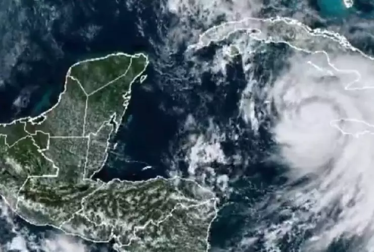 La ADVERTENCIA de Protección Civil a la Península de Yucatán sobre el paso del Huracán Rafael.