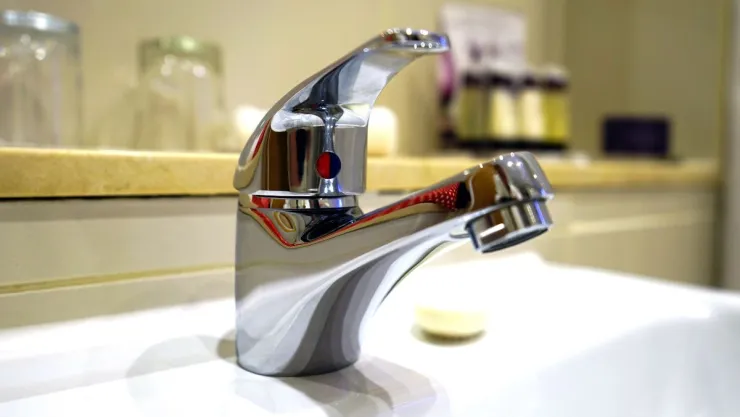 Más de 100 colonias sin agua por corte masivo en México