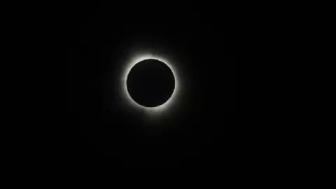 Alertan por eclipse que oscurecerá el cielo en 2026.