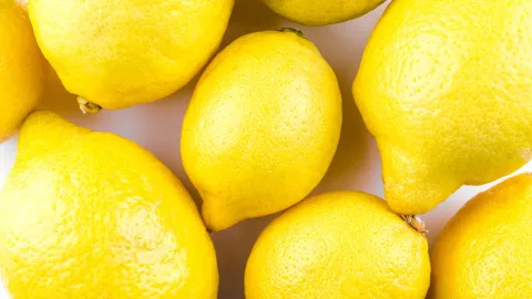 Cáscaras de limón: prepara un poderoso limpiador casero para cocina