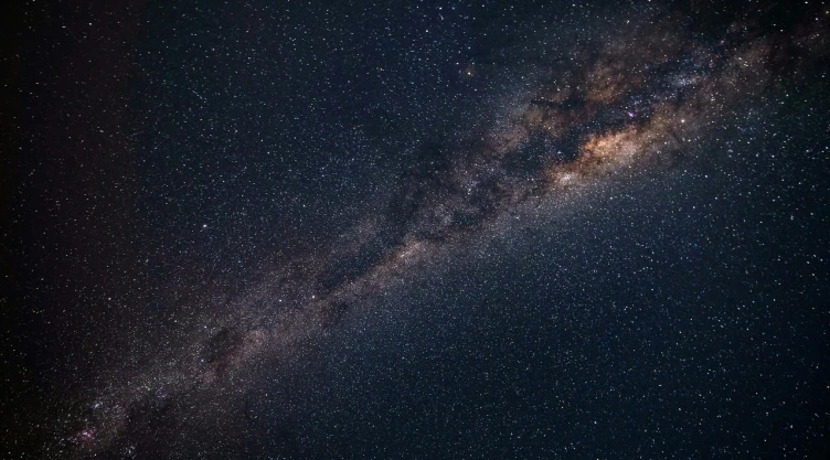 Captan-en-imagen-la-Mano-de-Dios-Una-nebulosa-fantasmal