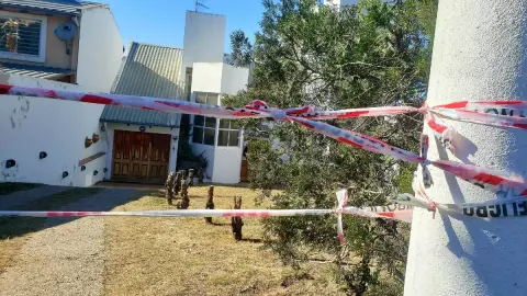 Mujer mata a ladrón que golpeaba a su esposo, en Argentina.