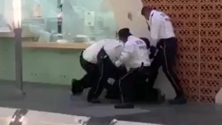IMSS Colima rompe contrato con empresa de seguridad tras brutal golpiza a paciente que exigía medicina