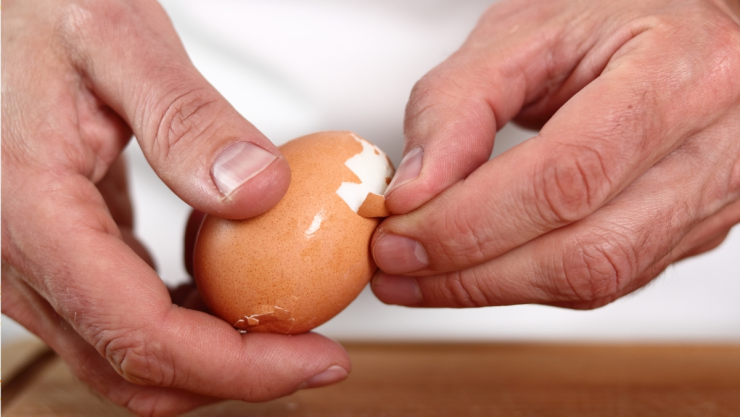 /estilo-de-vida/ingredientes-para-que-huevos-se-pelen-rapido
