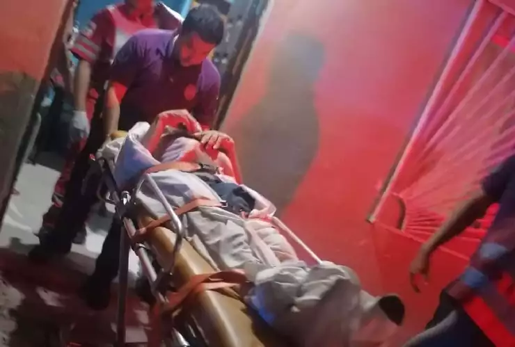 Rescatan a adulto mayor en condición de abandono en Cancún.jpg