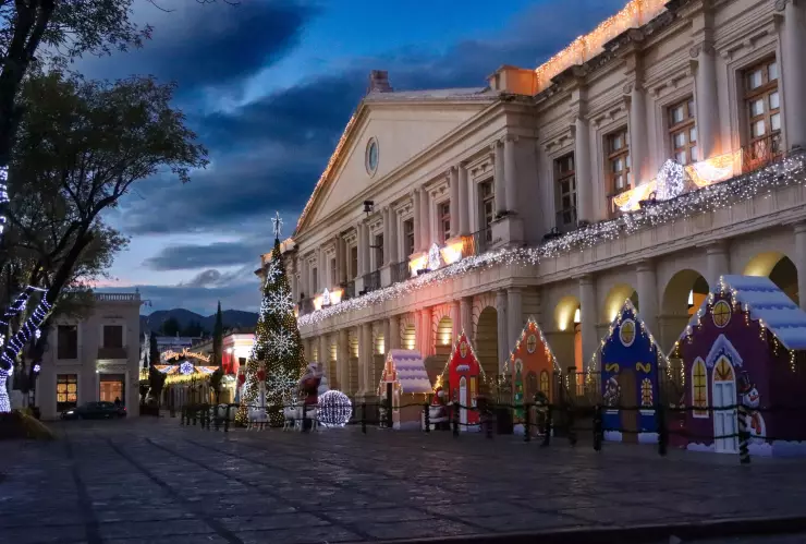 fotos san cristobal de las casas centro en diciembre 2024 listo para vacaciones de navidad.jpg