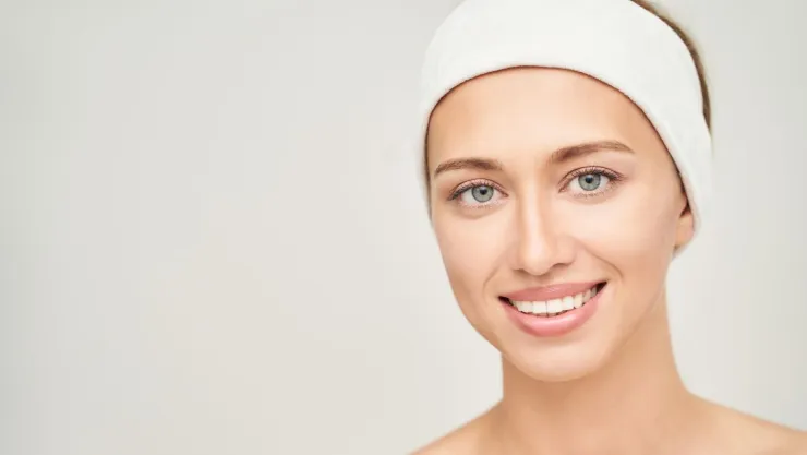 ¿Cómo eliminar las manchas de la cara rápido y fácilmente?