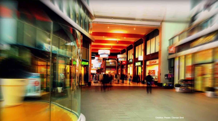 mujeres entran fuerza centro comercial cdmx.jpg