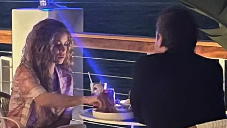 Captan a Shakira cenando con misterioso galán ¿Es Antonio de la Rúa?