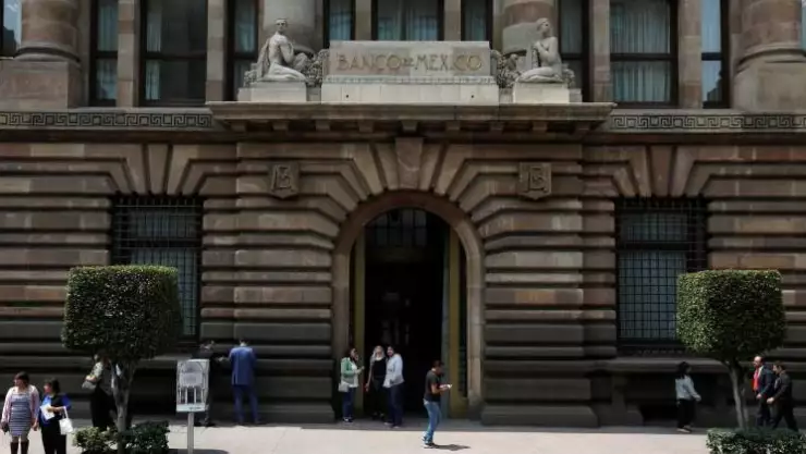 Banxico señala que la economía de México podría crecer en 2021 hasta 6.7%