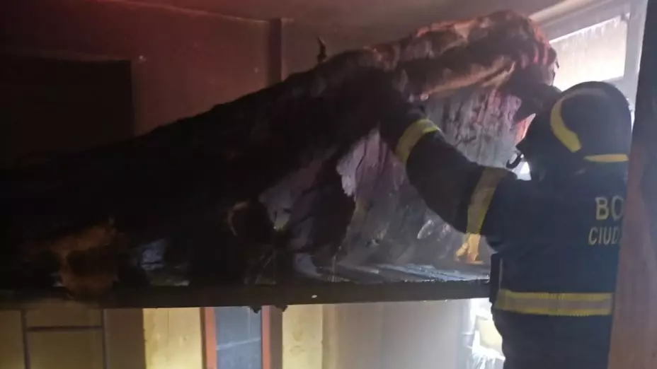 CDMX: Incendio en casa de Santa Martha Acatitla deja a joven con quemaduras