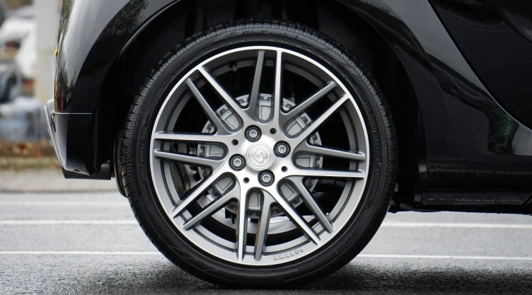 Los pasos a seguir para detener tu auto si te quedas sin frenos al conducir