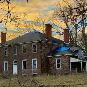 Postal de una mansión histórica en Pensilvania, Estados Unidos