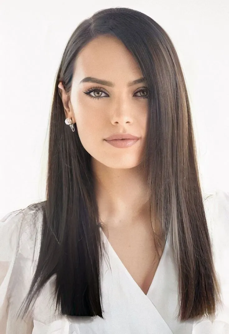 Peinado de raya lateral profunda para cabello fino