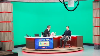 Benjamín Salinas entregó un especial reconocimiento a Jorge Garralda por estos 30 años de A Quien Corresponda