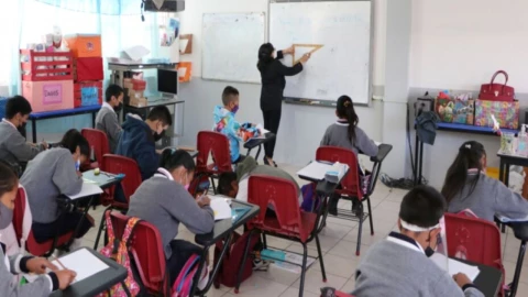 Anuncian megapuente de 5 días para estos estudiantes por Día de Muertos 2023