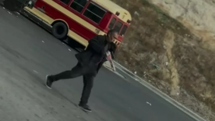 hombre con pistola de hidrogel en Tijuana