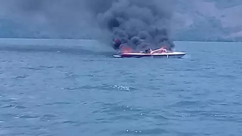 Semar sofoca incendio embarcación Chiapas