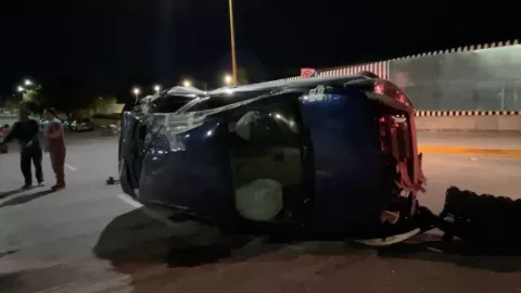 Accidente en Aguascalientes ¿Cómo ocurrió la volcadura sobre Bulevar San Marcos hoy domingo 16 de febrero