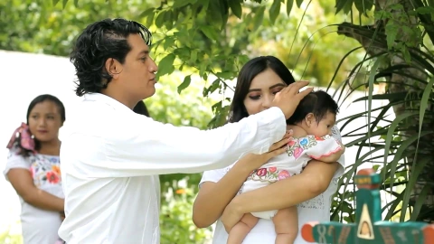 La ceremonia de Jéets’ Méek’ o bautizo maya