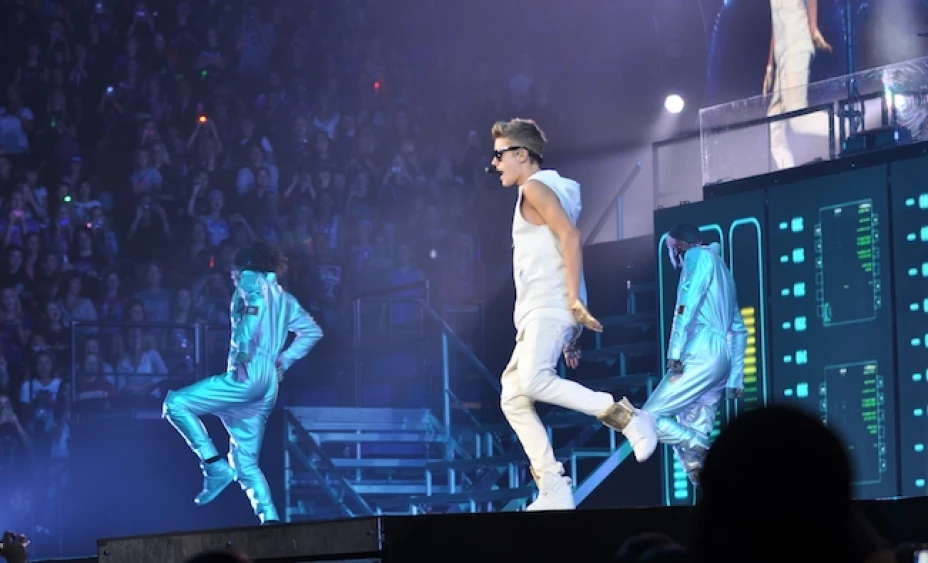 El cantante no iba en el autobús y se presentó esa noche en la arena Joe Louis